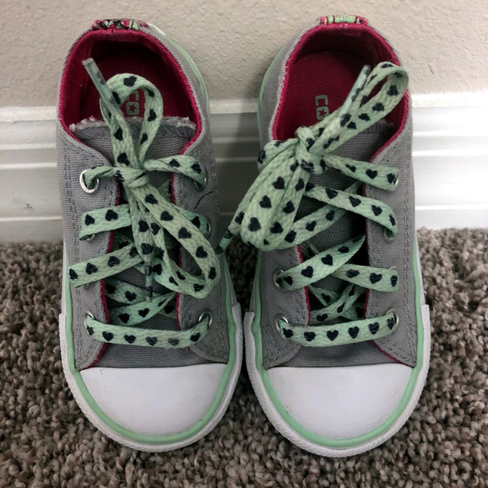 Original converse size 7 for girls